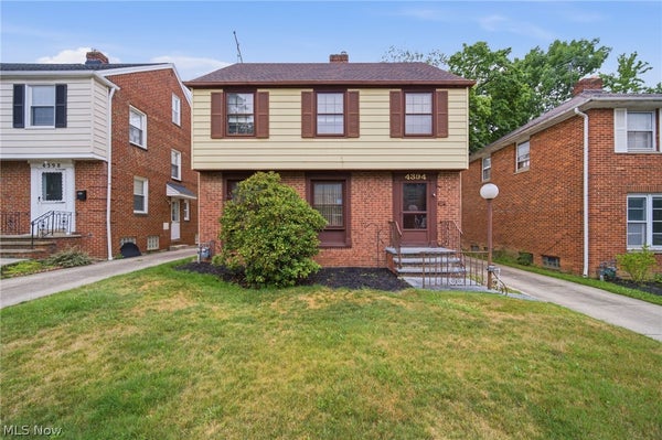 4394 BAINTREE RD, CLEVELAND, OH 44118 - Image 4c72bd5dc62beac4e5e0eec8eefab51c/2400974052
