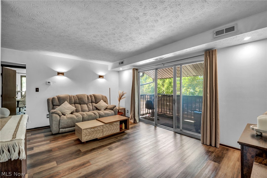 Misty Lake Vlg/Mdws Ph Condos - Residential