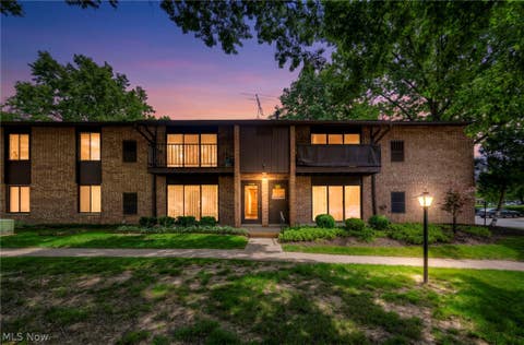 16430 Heather Lane Unit 204, Middleburg Heights, OH 44130 - #: 5212847