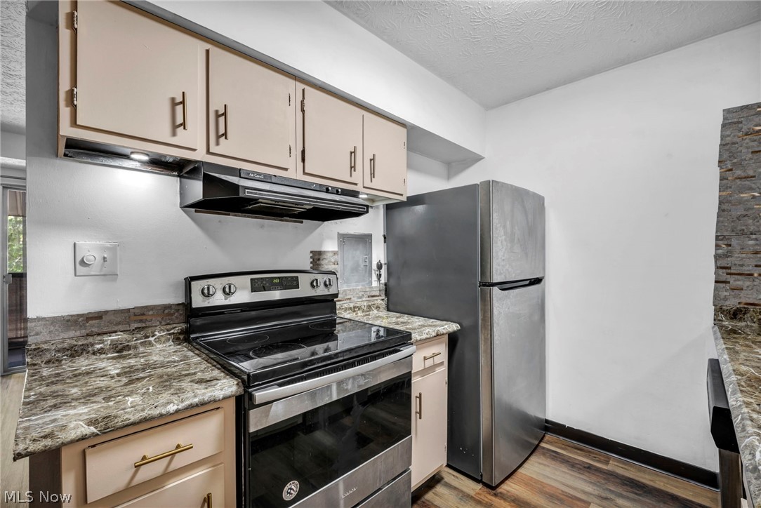 Misty Lake Vlg/Mdws Ph Condos - Residential