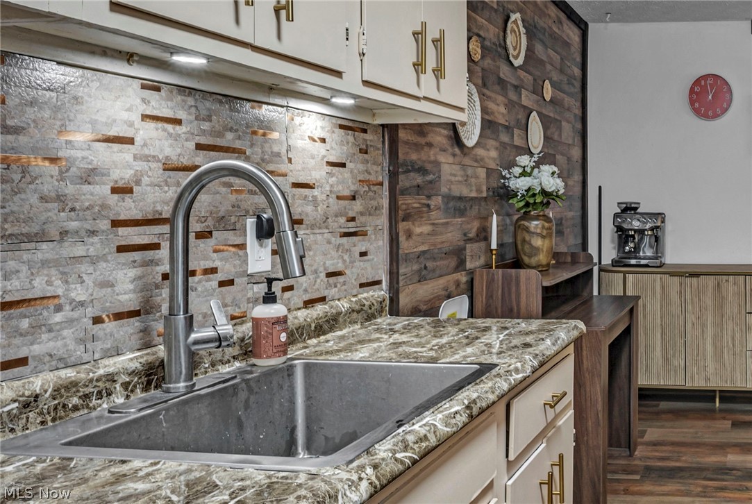 Misty Lake Vlg/Mdws Ph Condos - Residential