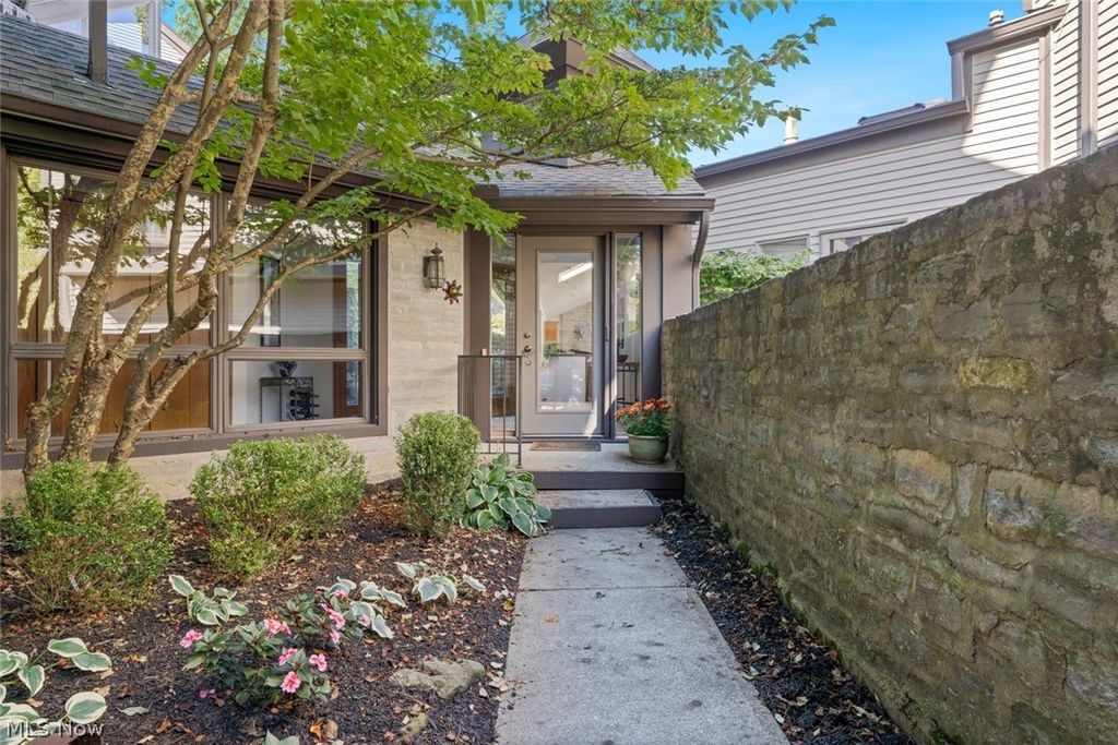 Photo of 421 Darbys Run, Bay Village, OH 44140 (MLS # 5190812)