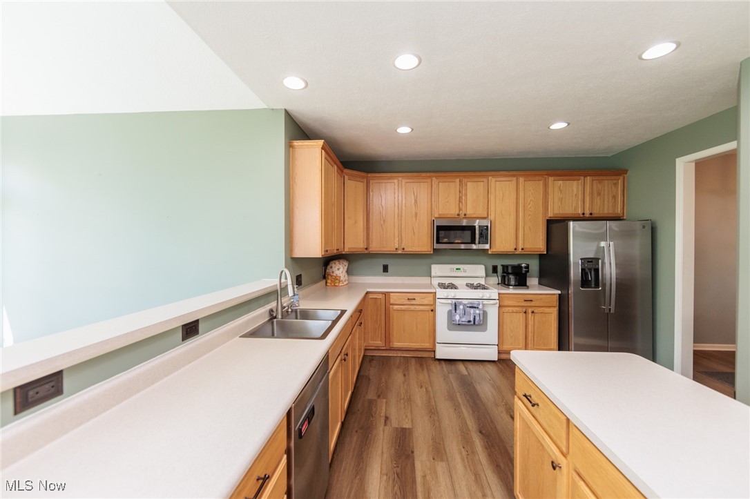 4928 Treeline Drive, Brunswick, Ohio image 16