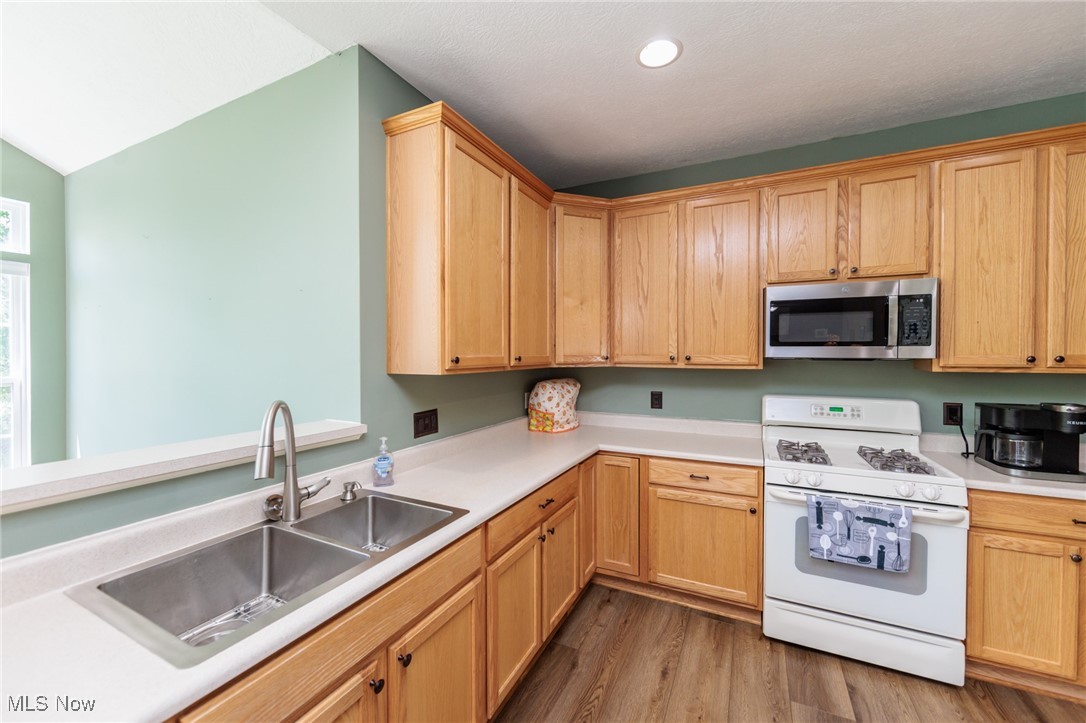 4928 Treeline Drive, Brunswick, Ohio image 17