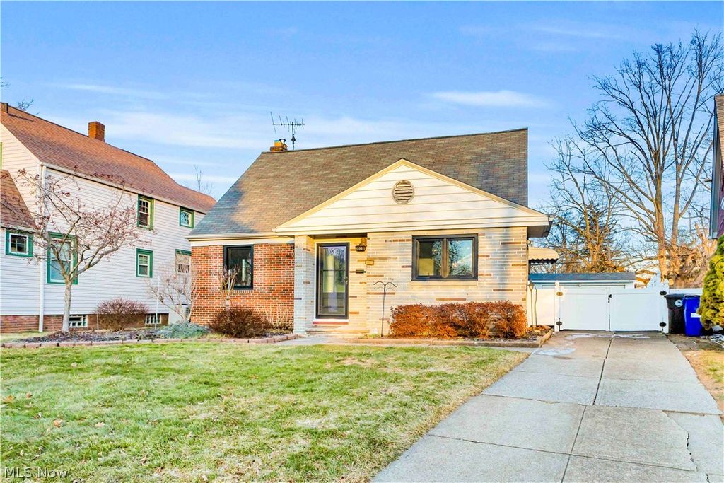 Photo of 3337 W 162nd Street, Cleveland, OH 44111 (MLS # 5189236)