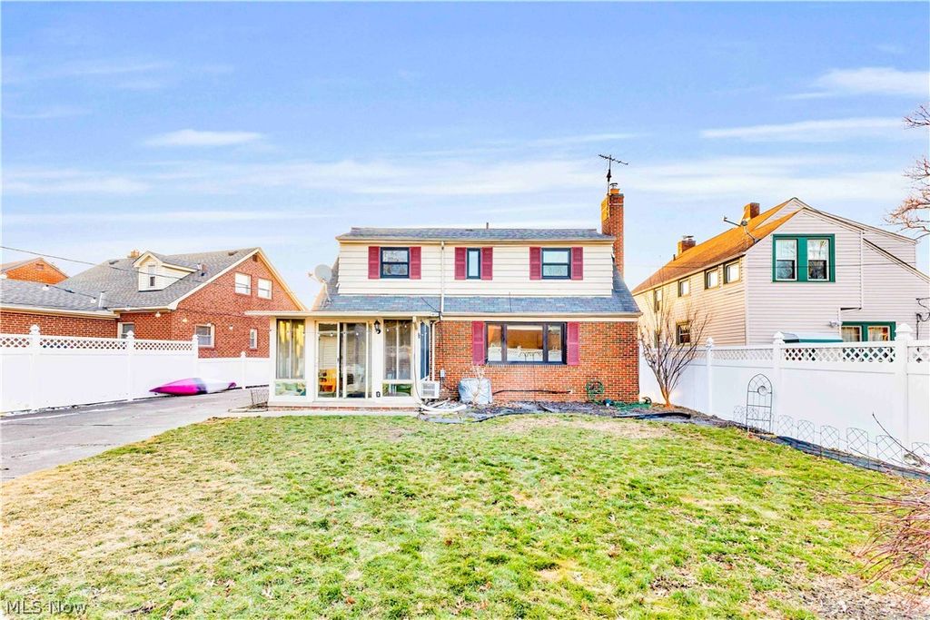 Photo of 3337 W 162nd Street, Cleveland, OH 44111 (MLS # 5189236)