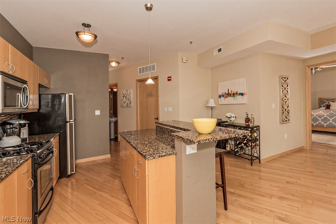 Pinnacle Condo - Residential Lease