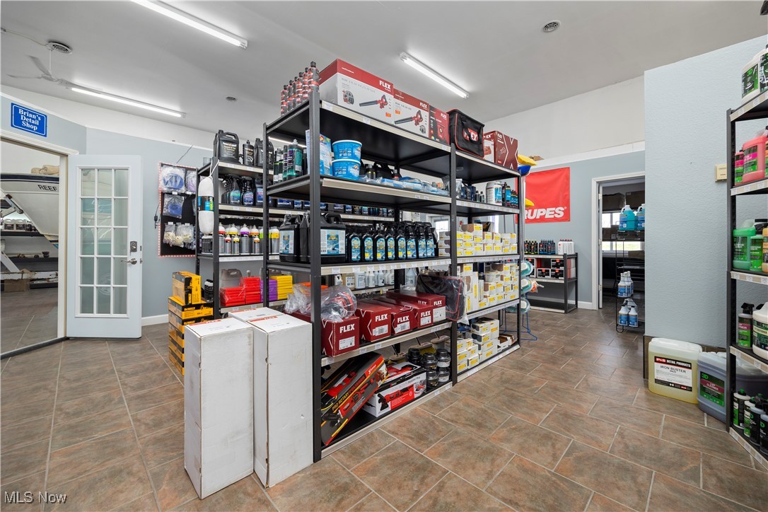 Jad - Commercial Sale