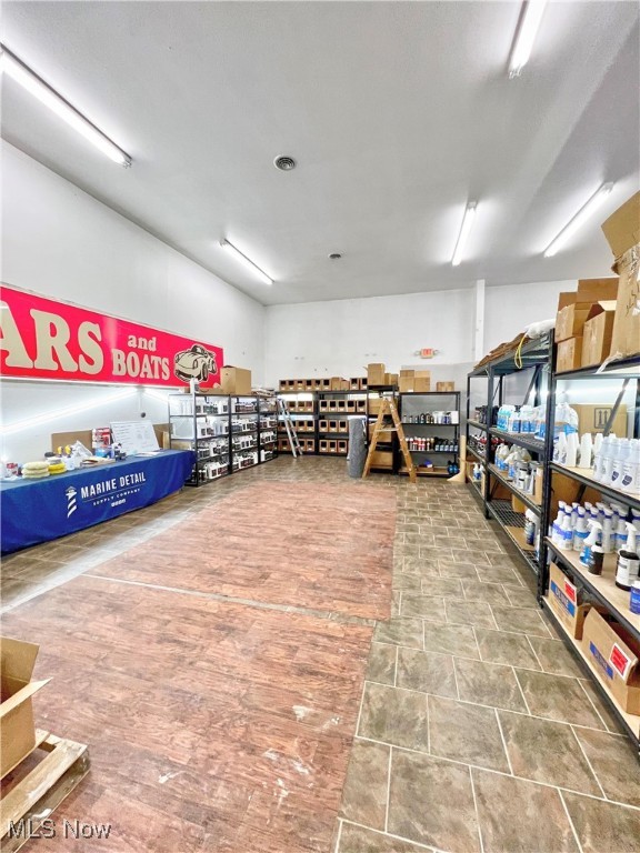 Jad - Commercial Sale