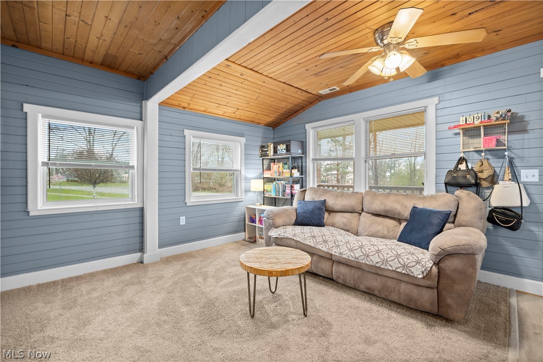 4556 Hawthorne Avenue