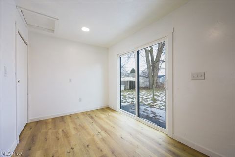 Tiny photo for 2102 Endrow Avenue NE, Canton, OH 44705 (MLS # 5187810)