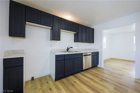 Tiny photo for 2102 Endrow Avenue NE, Canton, OH 44705 (MLS # 5187810)