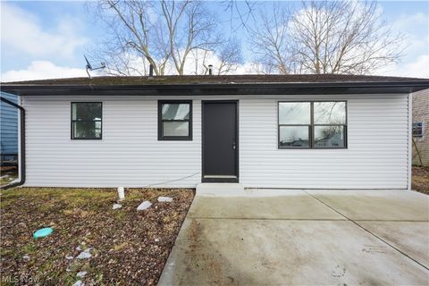 Tiny photo for 2102 Endrow Avenue NE, Canton, OH 44705 (MLS # 5187810)
