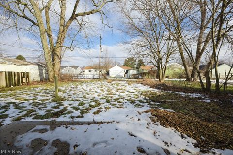 Tiny photo for 2102 Endrow Avenue NE, Canton, OH 44705 (MLS # 5187810)