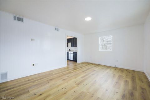 Tiny photo for 2102 Endrow Avenue NE, Canton, OH 44705 (MLS # 5187810)