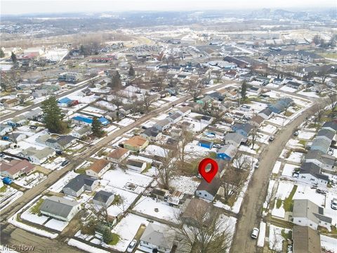 Tiny photo for 2102 Endrow Avenue NE, Canton, OH 44705 (MLS # 5187810)