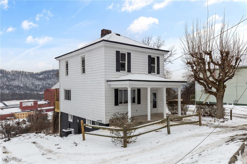 Photo of 900 N 6th Street, Martins Ferry, OH 43935 (MLS # 5179949)