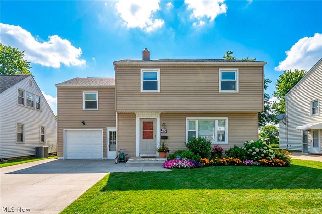 Photo of 1931 Byrd Avenue, Cuyahoga Falls, OH 44223 (MLS # 5192055)