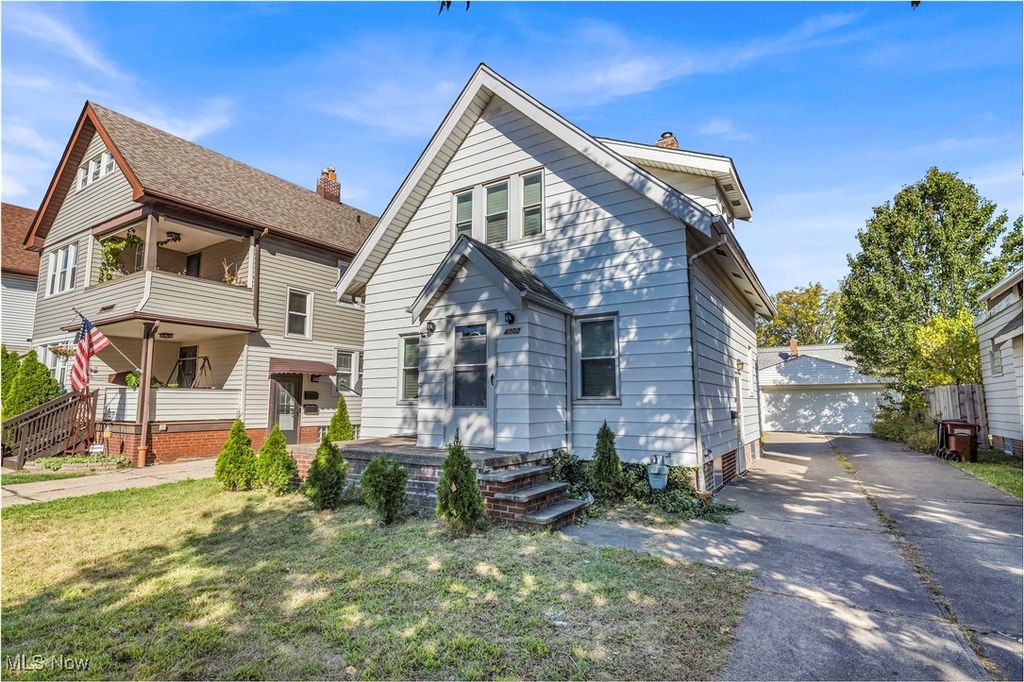 Photo of 4002 Maplecrest Avenue, Parma, OH 44134 (MLS # 5164313)