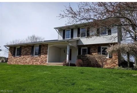 Homes For Sale - 116 Briarwood Drive<br/> Dalton, OH 44618