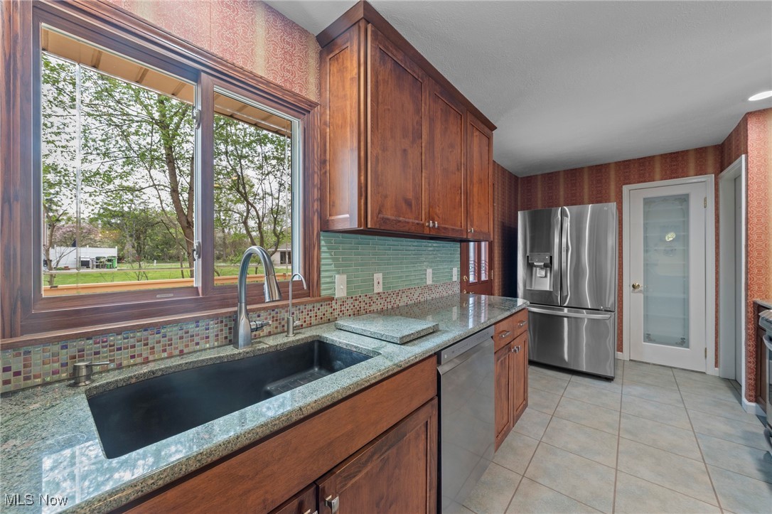 981 Easthill Street, North Canton, Ohio image 17