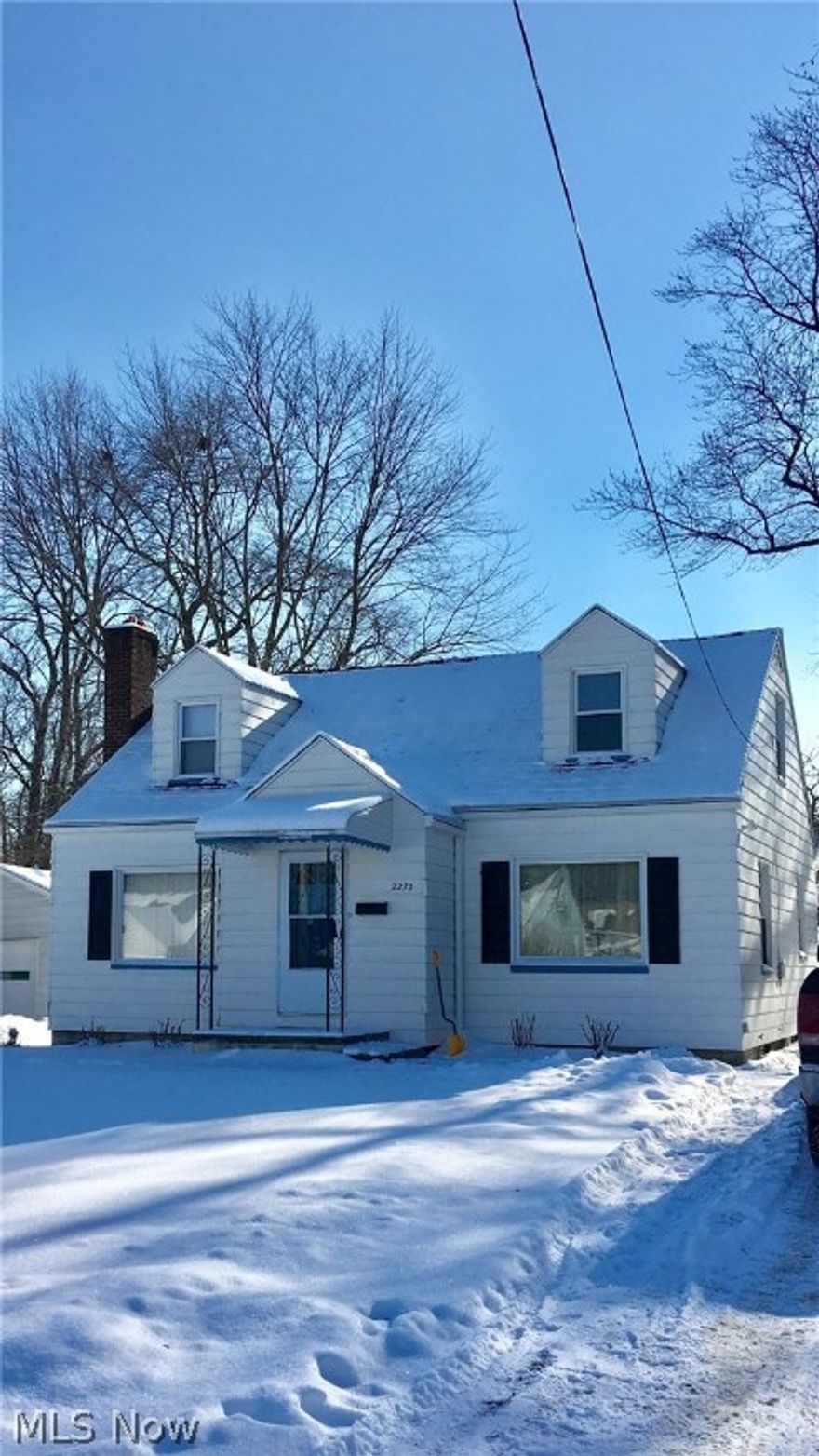 Great 3 bedroom 1.5 bth cape cod, beautiful hardwood floors, neutral decor, fenced in back yard. All Appliances stay. This home, unlike most in this area of Poland has a huge formal dinning room, great for large gatherings. Evenly sized bedrooms, lots of nooks and built in character that only comes with a cape cod.