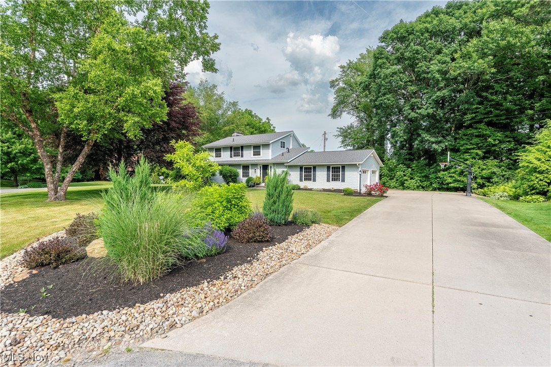 2 West Drive, Hartville, Ohio image 3