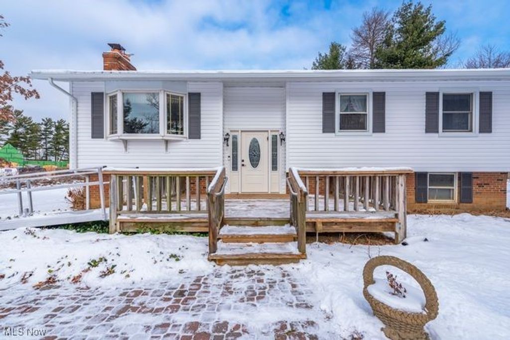 Photo of 2257 Center Road, Hinckley, OH 44233 (MLS # 5175989)