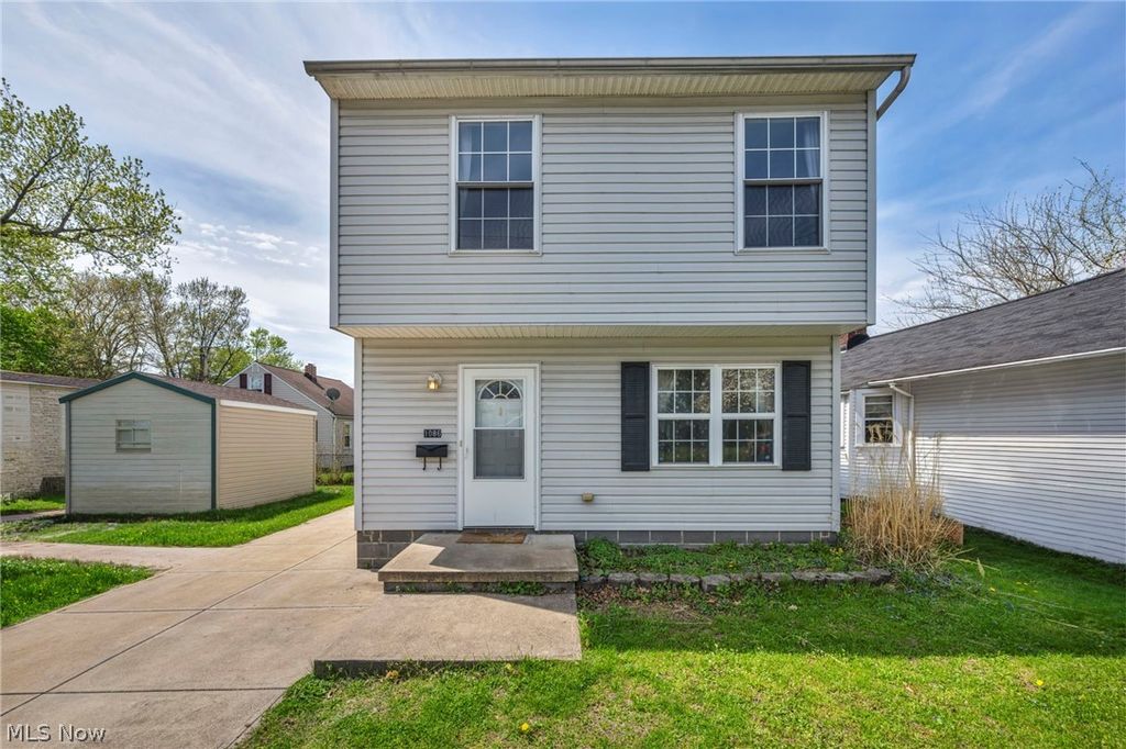 Photo of 1086 Peach Boulevard, Willoughby, OH 44094 (MLS # 5201574)