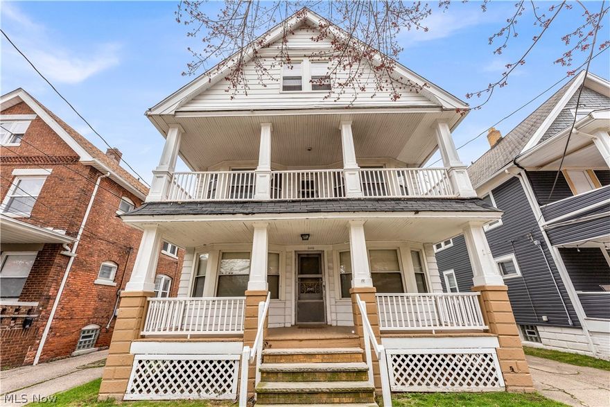 2085 Robin St. Unit 2, Lakewood - Spacious 1 bed 1 bath multi-family home! //

$ 675 rent / $ 675 deposit //
$49 application fee per adult //
1-2 pets OK with approved PetScreening and PetFee.(Some breed restrictions apply per HUD guidelines). //
NO SMOKING //
1 time $99 non-refundable set up fee paid at lease signing //

$30/month required resident benefit package; can include personal property/liability insurance for an additional $5/month for $35/month total. //

All applicants are required to fill out a PetScreening application, found on our website directly on the application before being processed. Even if you have NO pets - this application must be filled out. One time, non-refundable pet fee of $200-500 per animal applies to all pets & must be paid prior to or when you pay your first month rent. (No fee for qualified assistance animals). //

Our application is processed through secure site: Findigs, and they require ID and income verification. Without this, your application will not be processed. They offer 24/7 chat support on their application directly if you have any questions. //

BEDROOMS: 1 //
BATHROOMS: 1 //
APPLIANCES PROVIDED: Fridge and stove //
UTILITIES / RESIDENT RESPONSIBILITY:  Resident pays gas and electric and is responsible for snow removal //

Serious inquiries only.