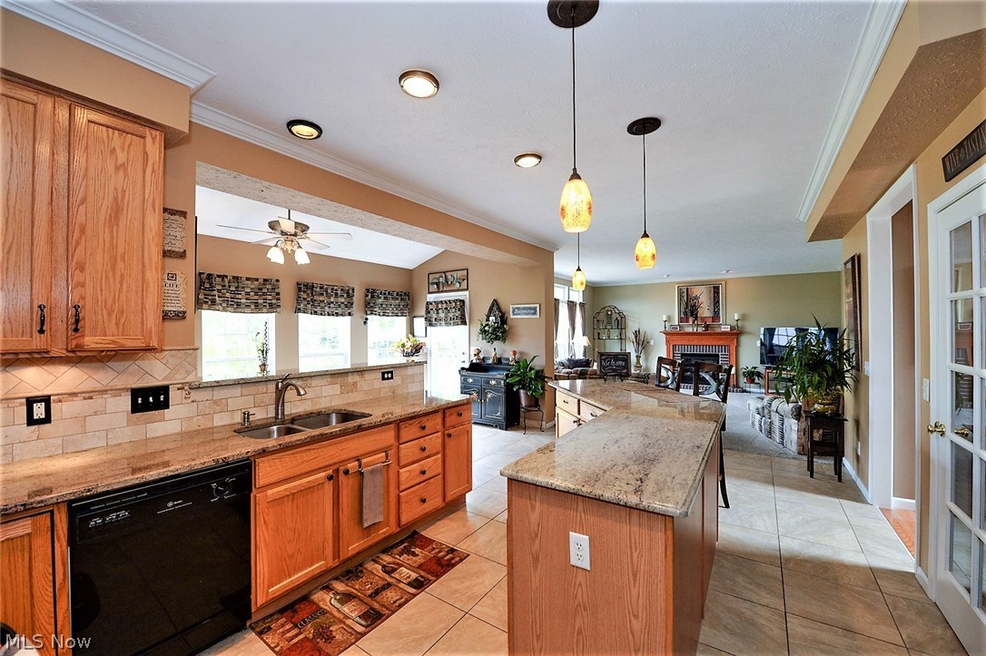 Apple Crk Ph 01 - Residential