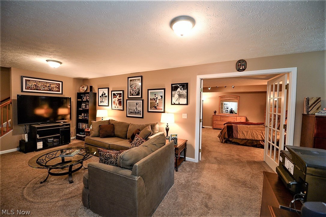 Apple Crk Ph 01 - Residential