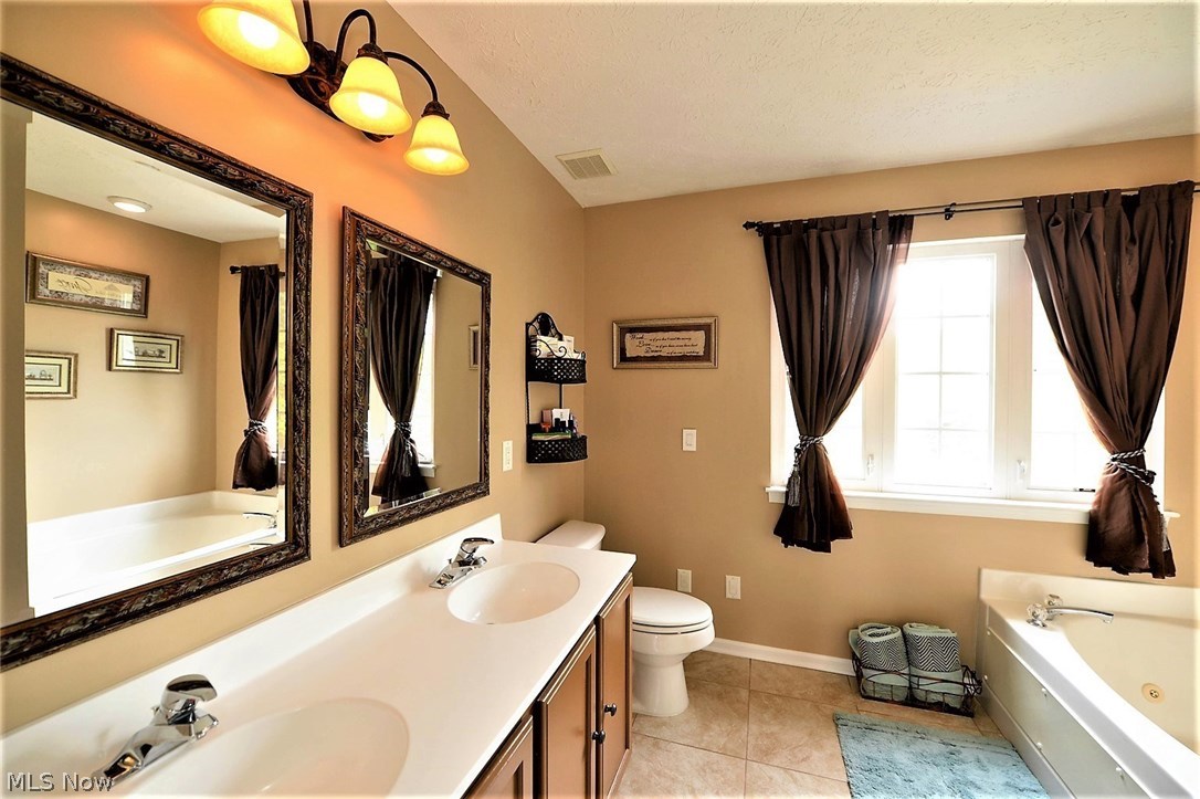 Apple Crk Ph 01 - Residential