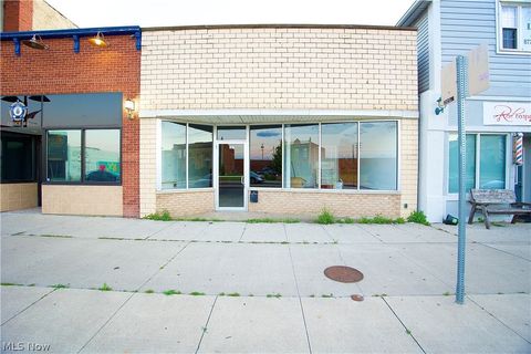 Photo of 916 Broadway, Lorain, OH 44052 (MLS # 5217989)