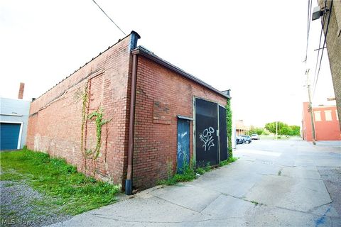 Tiny photo for 916 Broadway, Lorain, OH 44052 (MLS # 5217989)