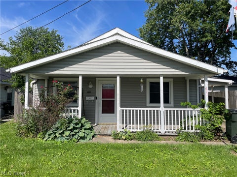 Homes For Sale - 611 S Logan Street<br/> Elyria, OH 44035