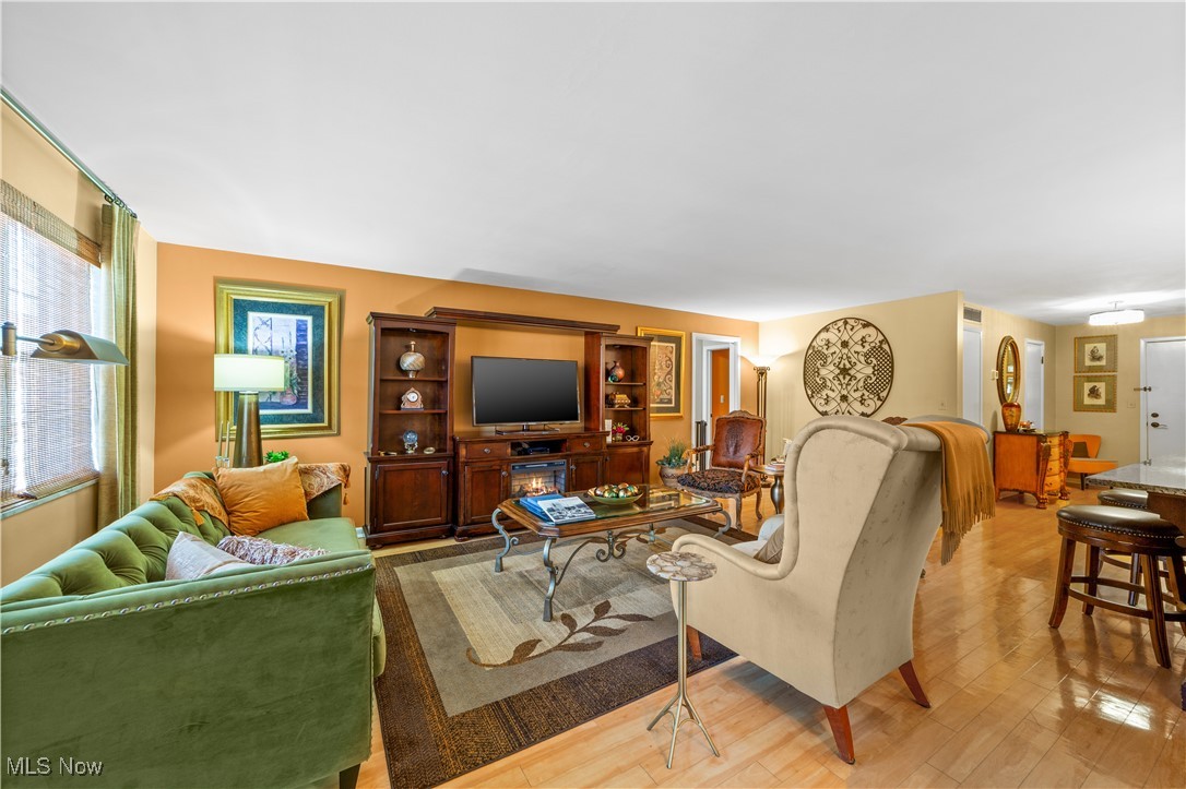 18975 Van Aken Boulevard 401