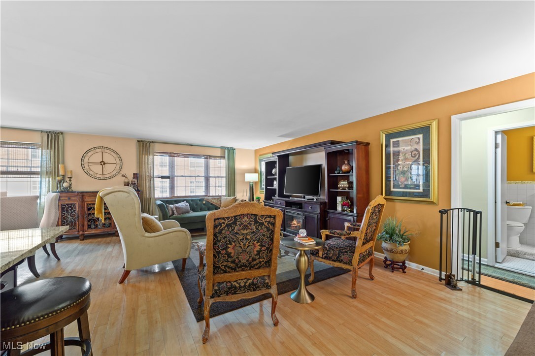 18975 Van Aken Boulevard 401