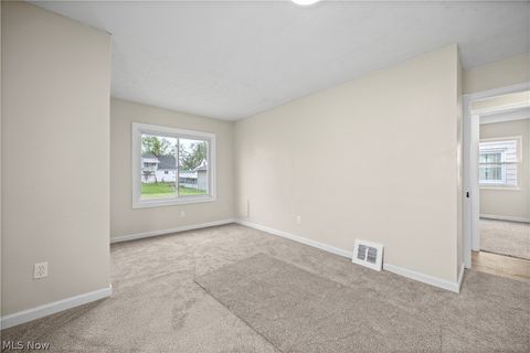 Tiny photo for 624 Eastern Heights Boulevard, Elyria, OH 44035 (MLS # 5202618)