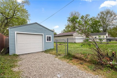 Tiny photo for 624 Eastern Heights Boulevard, Elyria, OH 44035 (MLS # 5202618)