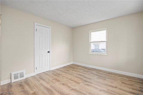 Tiny photo for 624 Eastern Heights Boulevard, Elyria, OH 44035 (MLS # 5202618)