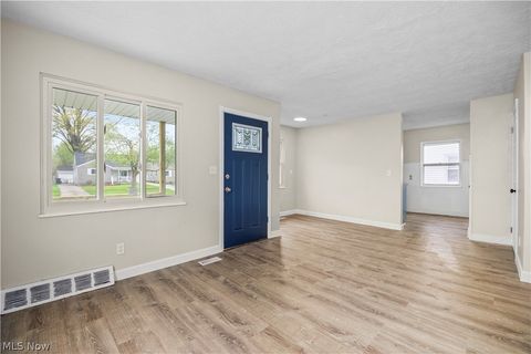 Tiny photo for 624 Eastern Heights Boulevard, Elyria, OH 44035 (MLS # 5202618)