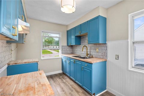 Tiny photo for 624 Eastern Heights Boulevard, Elyria, OH 44035 (MLS # 5202618)