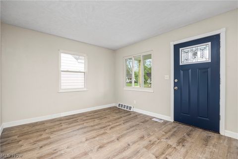 Tiny photo for 624 Eastern Heights Boulevard, Elyria, OH 44035 (MLS # 5202618)