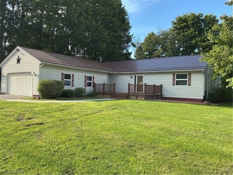 Photo of 4237 Fairfield School Road, Leetonia, OH 44431 (MLS # 5239576)