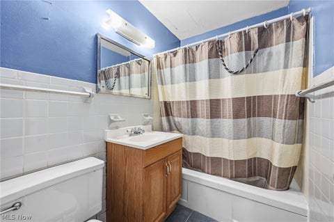Tiny photo for 11850 Edgewater Drive #110, Lakewood, OH 44107 (MLS # 5221386)