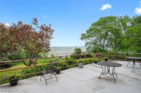 Tiny photo for 11850 Edgewater Drive #110, Lakewood, OH 44107 (MLS # 5221386)