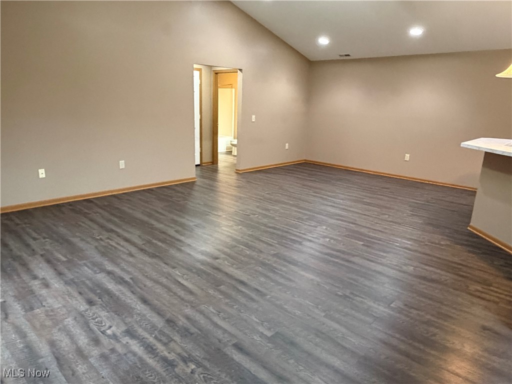 Scotsbury Green Condos - Residential