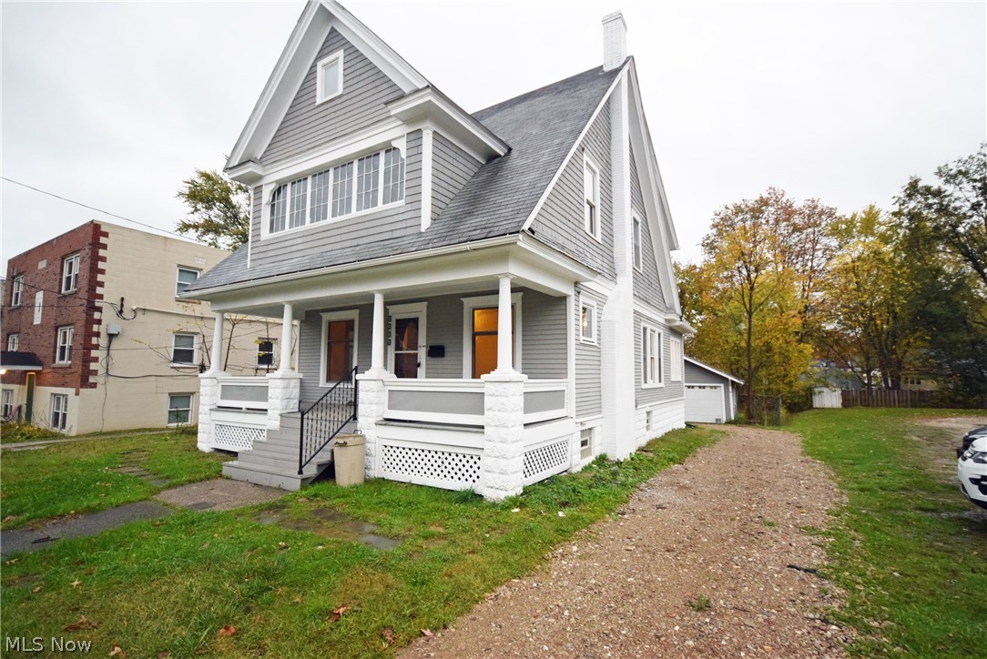 Newly renovated, move in ready! Lots of updates! New furnace and water heater. Freshly painted and floors refinished.
Don't wait call today to schedule your showing!