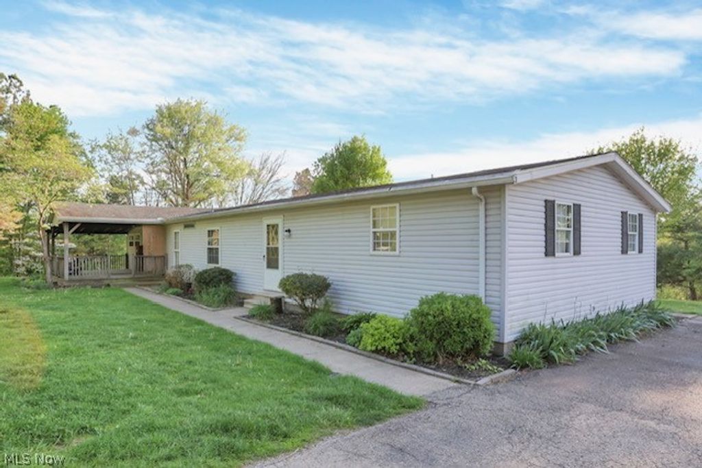 Photo of 5905 Mainsville Road SE, New Lexington, OH 43764 (MLS # 5204225)